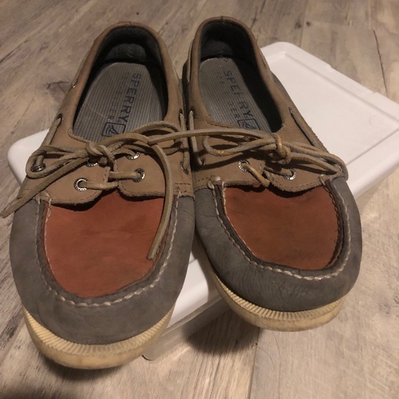 Tri Color Sperrys - Picture 2 of 2
